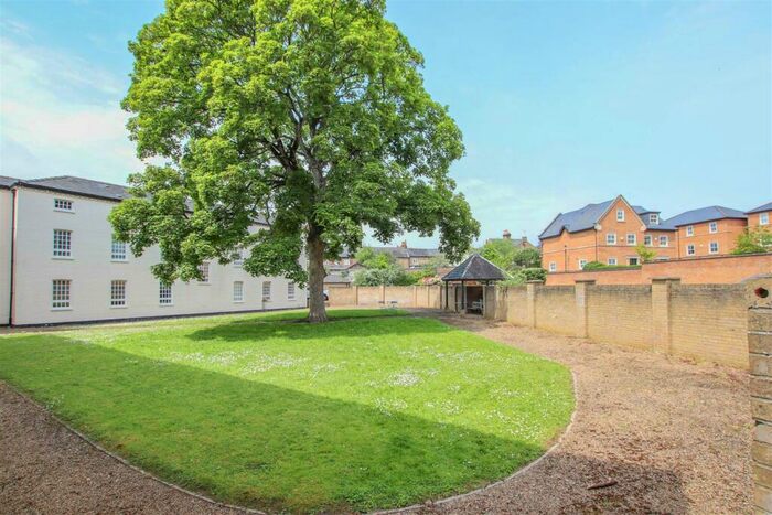 1 Bedroom Apartment For Sale In The Octagon, Collett Road, Ware, SG12