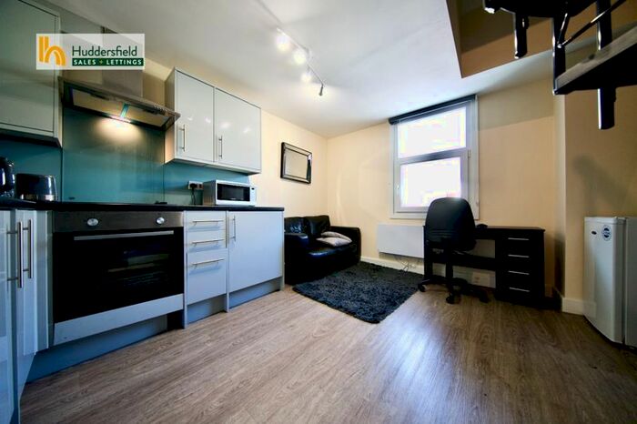 1 Bedroom Flat To Rent In New Street, Huddersfield, HD1