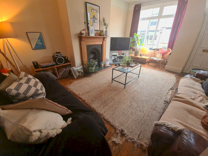 3 Bedroom House To Rent In Village Place, Leeds, LS4