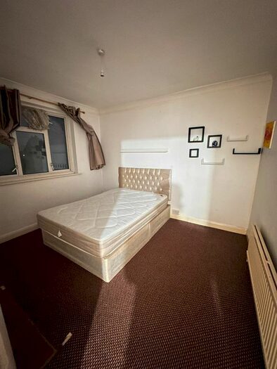 3 Bedroom Terraced House To Rent In Park Road, Hayes, Greater London, UB4