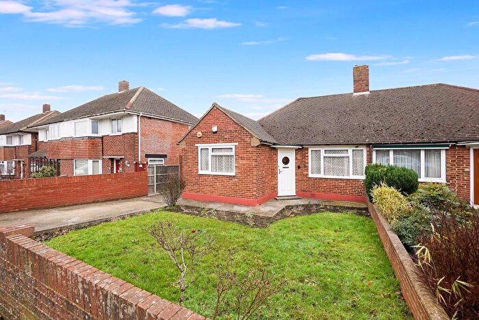 2 Bedroom Bungalow For Sale In High View Drive, Chatham, ME5