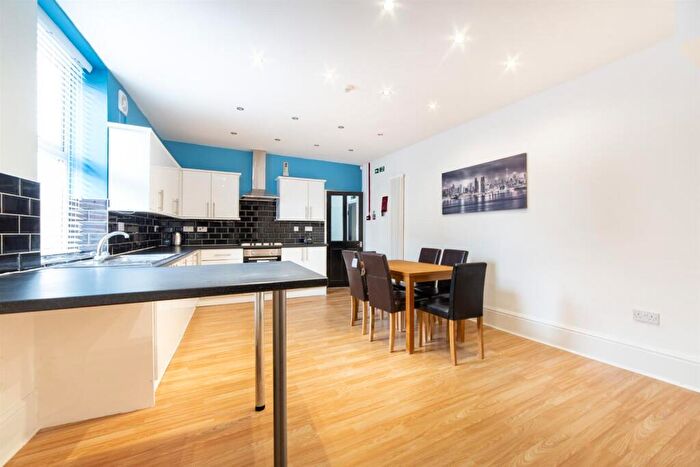 7 Bedroom End Of Terrace House To Rent In £pppw - Beech Grove Road, Fenham, NE4