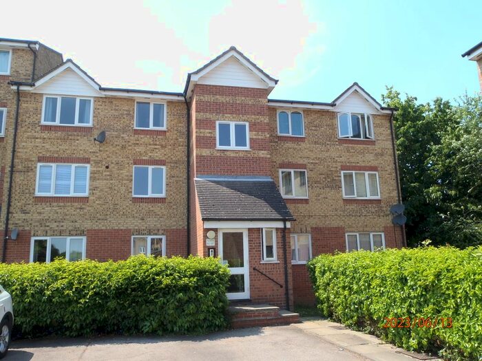 1 Bedroom Flat To Rent In Prestatyn Close, Stevenage, SG1