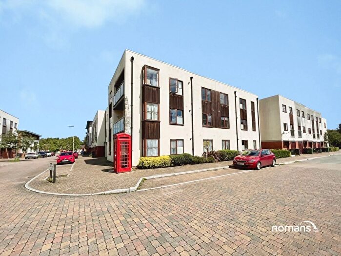 2 Bedroom Flat For Sale In Greenlands Road, Basingstoke, Hampshire, RG24