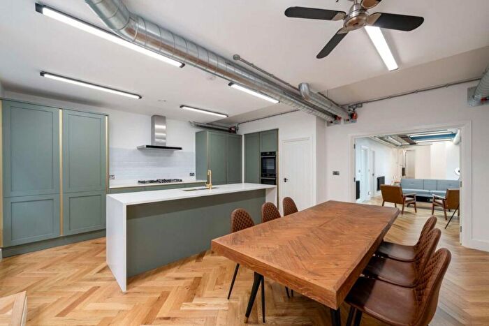 3 Bedroom Flat To Rent In Hatton Garden, London, EC1N