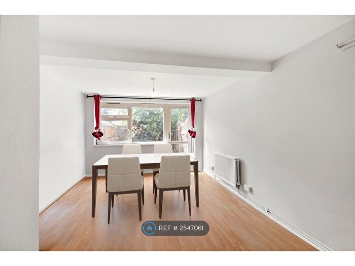 2 Bedroom Maisonette To Rent In Gavin House, London, SE18