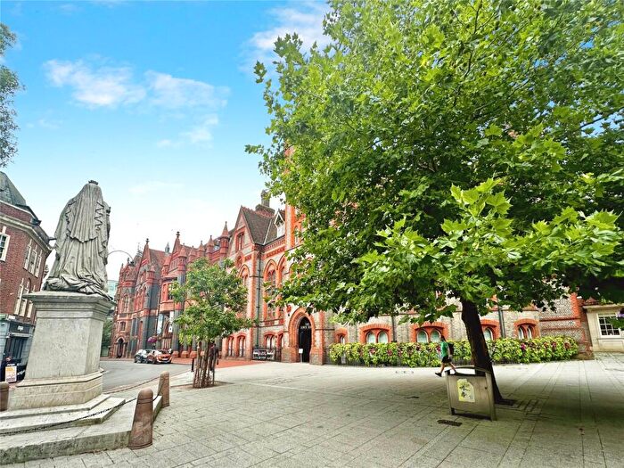 2 Bedroom Apartment To Rent In Friar Street, Reading, Berkshire, RG1