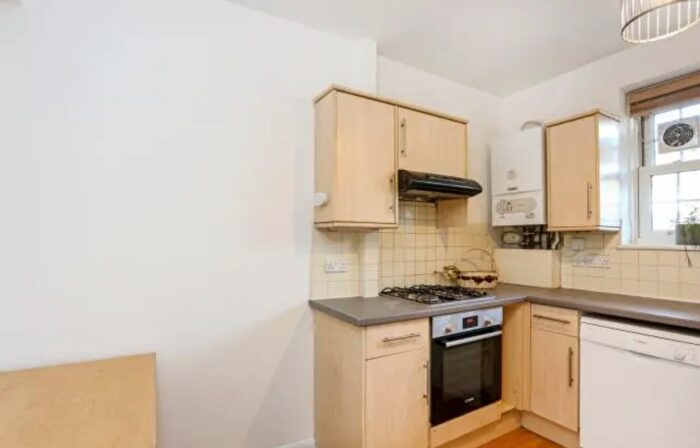 3 Bedroom Flat For Sale In Filey House, Usk Road, London, SW11