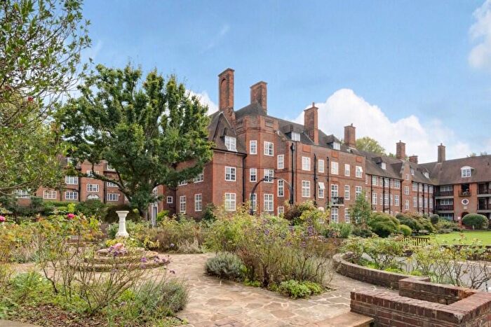 3 Bedroom Apartment To Rent In Heathcroft, Hampstead Garden Suburb, NW11