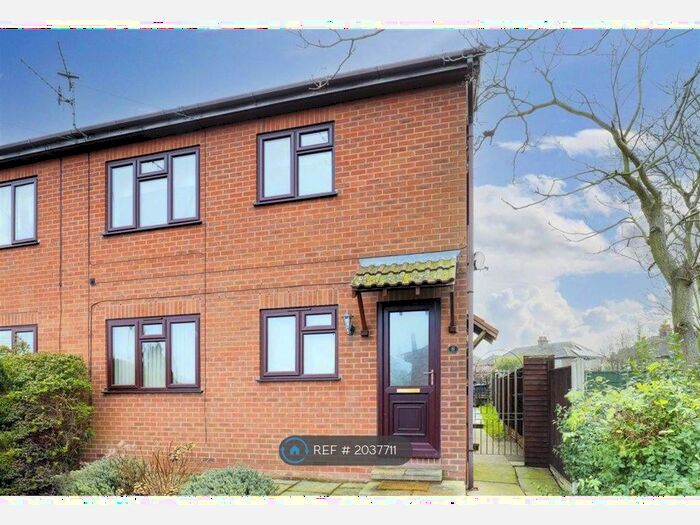 2 Bedroom Flat To Rent In Runswick Court, Arnold, Nottingham, NG5