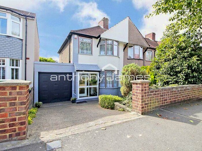 3 Bedroom Semi-Detached House To Rent In Buckingham Avenue, Welling, DA16