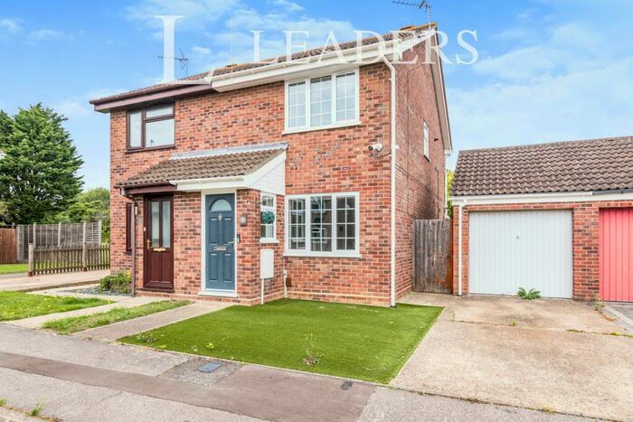 2 Bedroom Semi-Detached House To Rent In Broadoak Close, Lowestoft, NR33