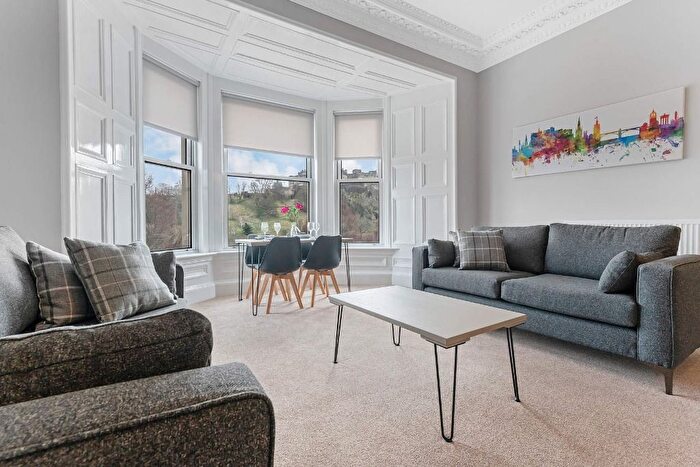 4 Bedroom Flat To Rent In Princes Street, Edinburgh, EH2