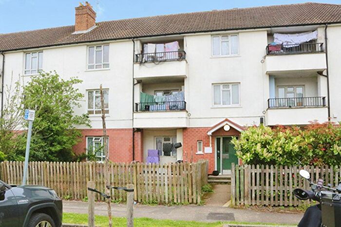 2 Bedroom Flat For Sale In Darrell Close, Langley, SL3
