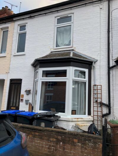 3 Bedroom Terraced House To Rent In Percy Road, NN11