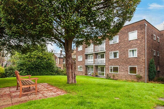 2 Bedroom Flat To Rent In Warwick Road, Redhill, RH1