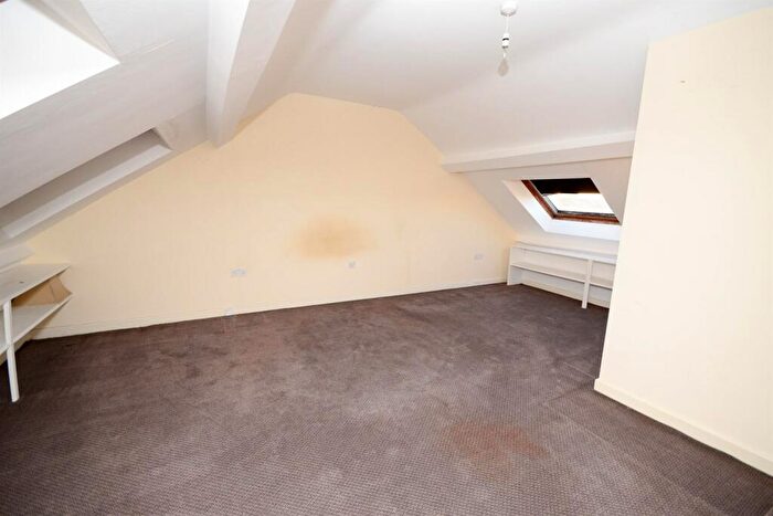 1 Bedroom Flat For Sale In Kells Lane, Low Fell, NE9