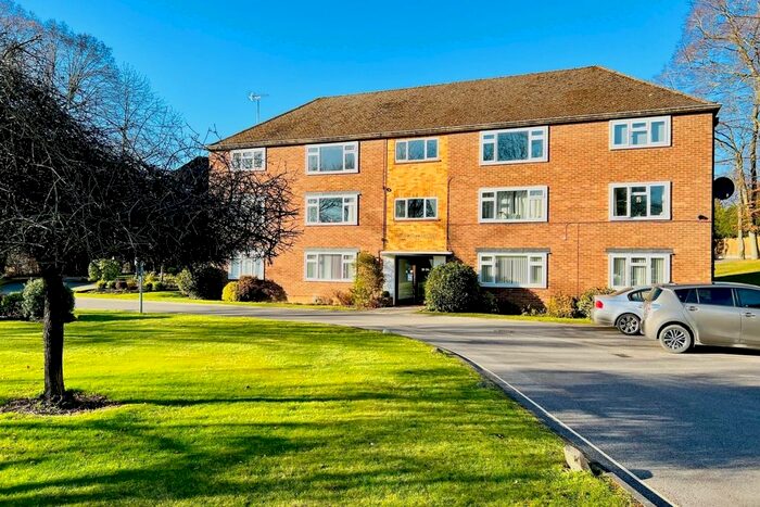 2 Bedroom Flat To Rent In Trotsworth Court, Christchurch Road, Virginia Water, Surrey, GU25