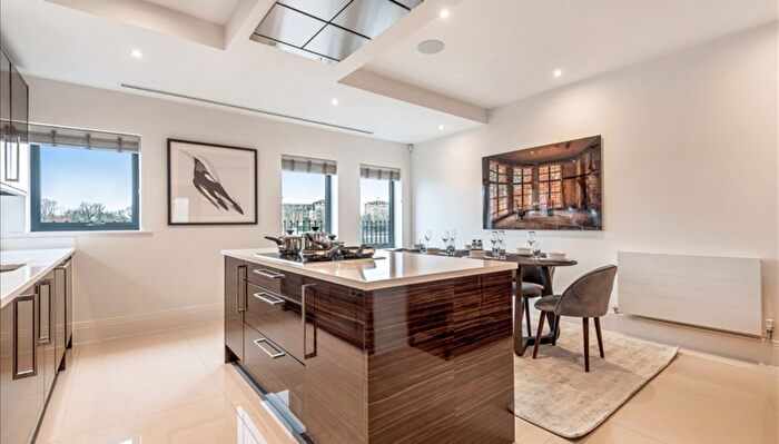 3 Bedroom Town House For Sale In Rainville Road, London, W6