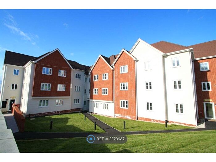 2 Bedroom Flat To Rent In London Road, Benfleet, SS7