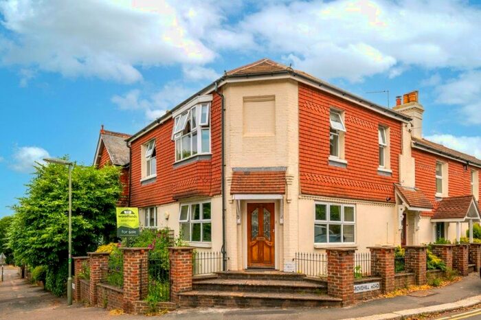 2 Bedroom Flat To Rent In Linkfield Street, Redhill, RH1