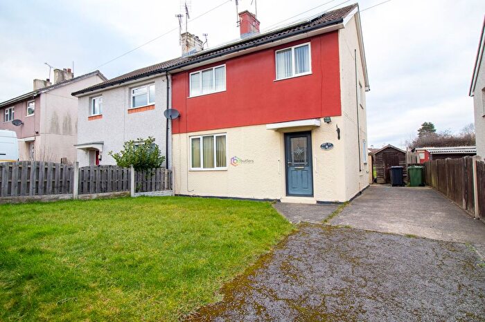 3 Bedroom Semi-Detached House For Sale In East Street, Renishaw, S21