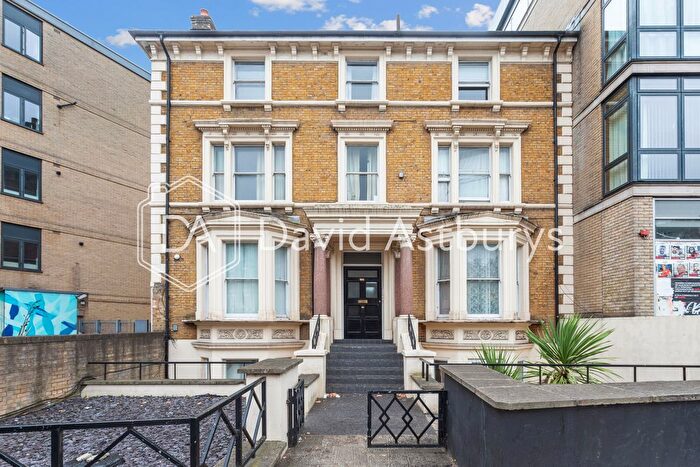 2 Bedroom Flat To Rent In Finchley Road, West Hampstead, London, NW3