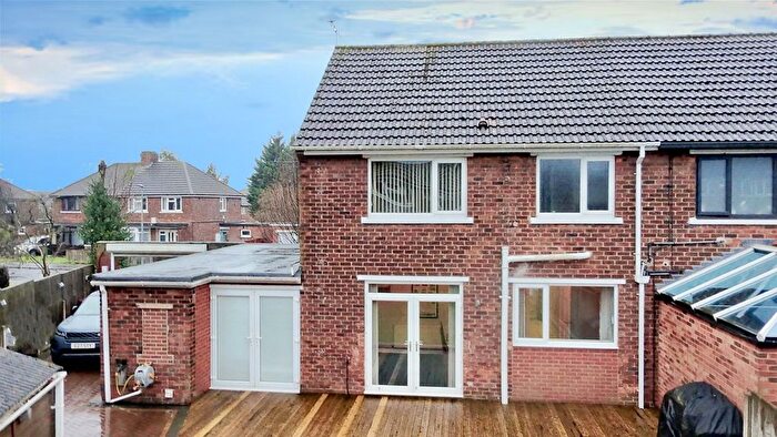 3 Bedroom Semi-detached House For Sale In Barlings Avenue, Scunthorpe, DN16