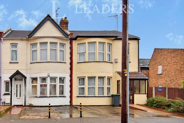 2 Bedroom Flat To Rent In Bellevue Road, Southend-On-Sea SS2
