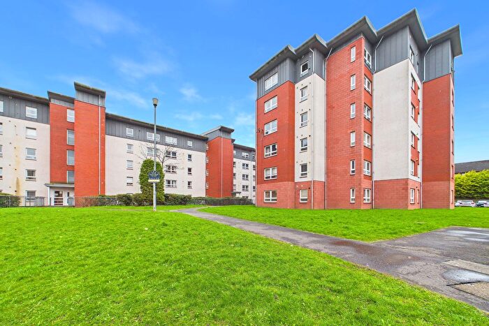 2 Bedroom Flat To Rent In Whitehill Place, G31