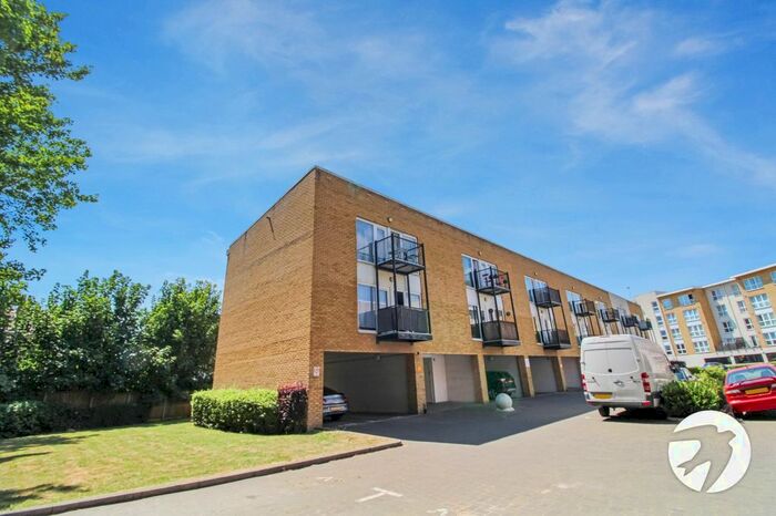 2 Bedroom Flat To Rent In Spencer Court, Romulus Road, Gravesend, Kent, DA12