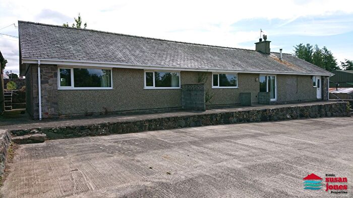 4 Bedroom Bungalow For Sale In Chwilog, Pwllheli, LL53