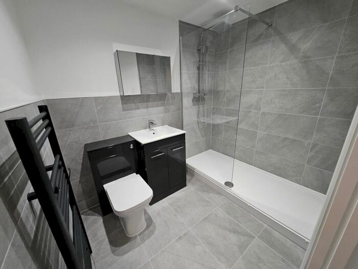 1 Bedroom Apartment To Rent In Flat, Bridgegate Residence, DN22