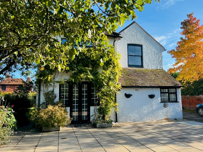 5 Bedroom Detached House To Rent In High Street, Chobham, Woking, GU24