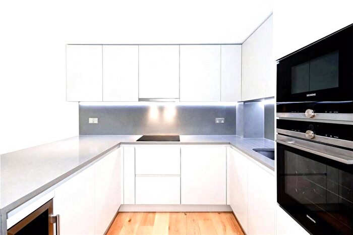 2 Bedroom Apartment To Rent In Admiralty House, Vaughan Way, London, E1W