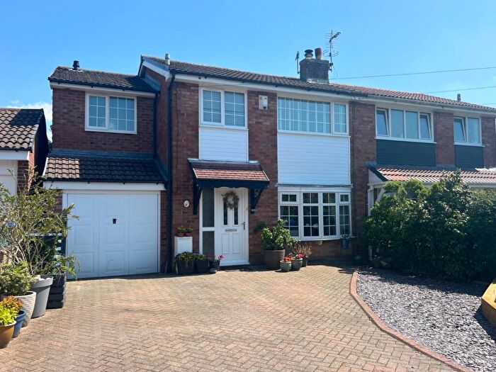 4 Bedroom Semi-Detached House For Sale In Cheviot Close, Ramsbottom, Bury, Greater Manchester, BL0