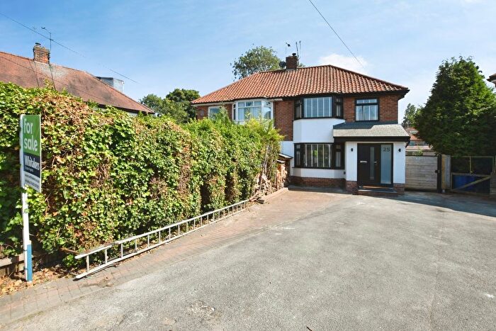 3 Bedroom Semi-Detached House For Sale In Stewart Garth, Cottingham, HU16