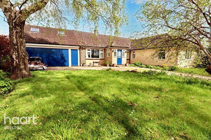 4 Bedroom Detached Bungalow For Sale In Kingway View, Corston, SN16