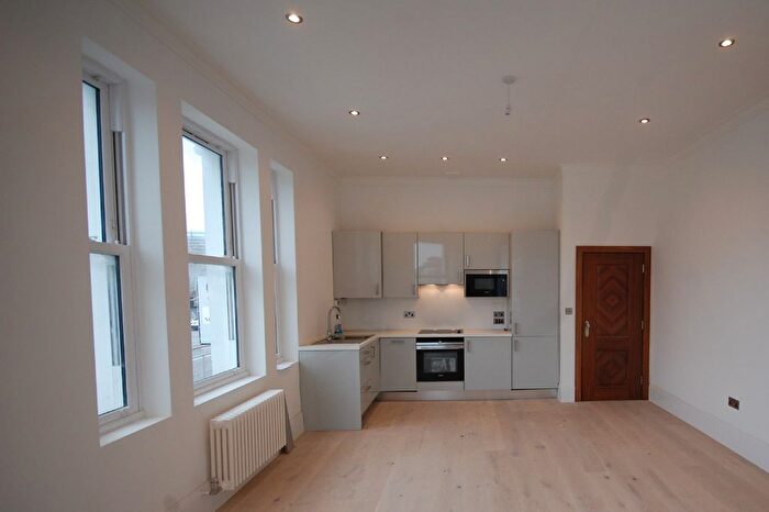 2 Bedroom Flat To Rent In Chiswick High Road, London, W4