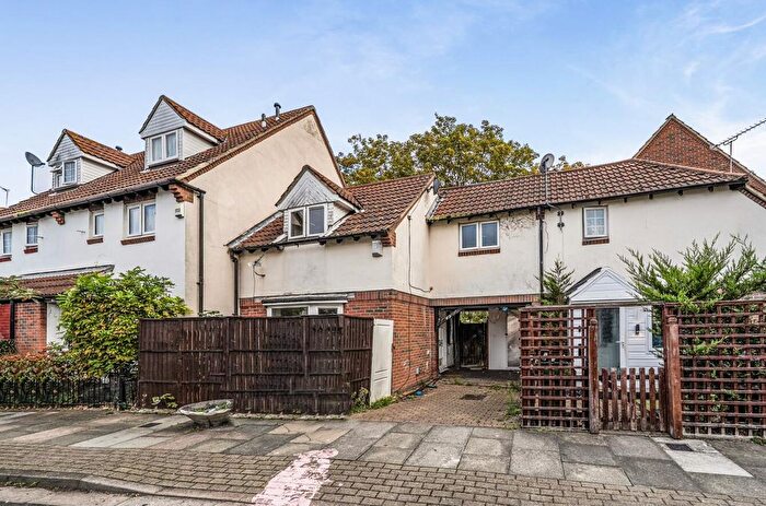 2 Bedroom Property For Sale In Nickelby Close, London, SE28