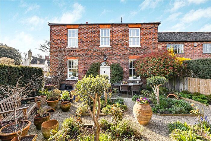 3 Bedroom Detached House For Sale In High Street, Eynsham, Witney, Oxfordshire, OX29