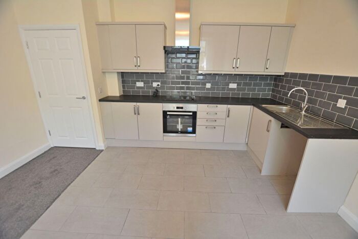 2 Bedroom Flat To Rent In Cemetery Road, Porth, CF39
