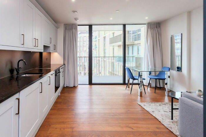 Studio To Rent In Emery Way, London Dock, Wapping, E1W