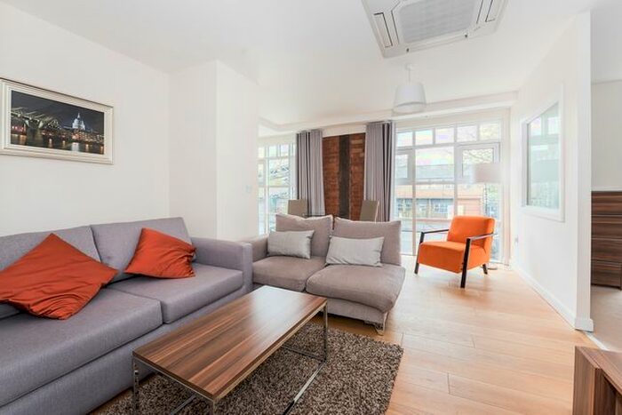 1 Bedroom Flat To Rent In Chertsey Road, St Margarets, Twickenham, TW1