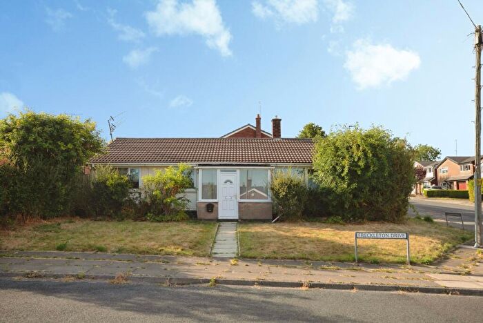 3 Bedroom Bungalow For Sale In Freckleton Drive, Bury, Greater Manchester, BL8