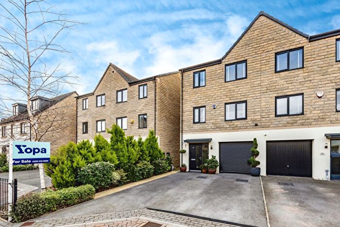 4 Bedroom Semi-Detached House For Sale In Beck Road, Sowerby Bridge, HX6