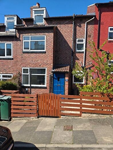 3 Bedroom Semi-Detached House To Rent In Norman Row, Kirkstall, Leeds, LS5