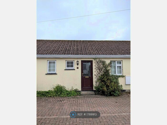 2 Bedroom Bungalow To Rent In Trenance Court, Mullion, TR12