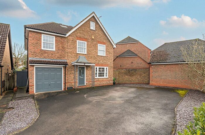 6 Bedroom Detached House For Sale In Carnation Drive, Winkfield Row, Bracknell, RG42