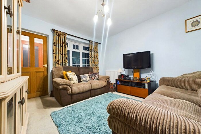 2 Bedroom Terraced House For Sale In Bath Road, Woolhampton, Reading, Berkshire, RG7